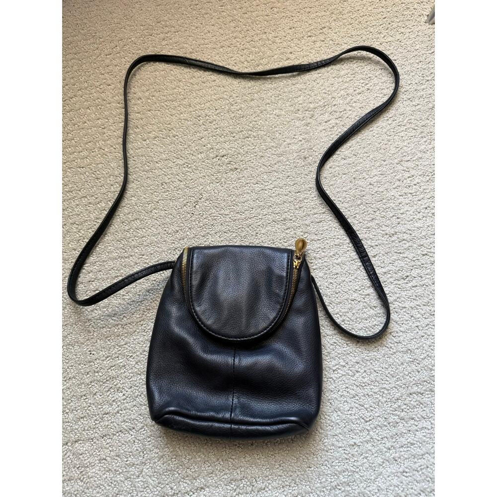 HOBO Black Leather Crossbody Bag Small Slouchy Minimalist Zip Purse City Chic
